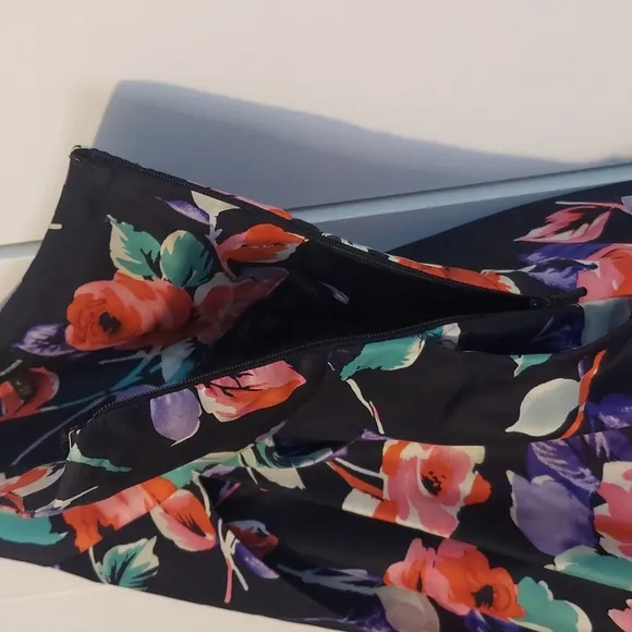 Express Design Studio Silk Floral A-Line Midi Skirt Sz 4 Black Red Purple Green