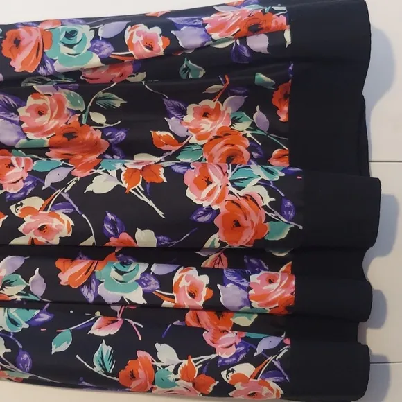 Express Design Studio Silk Floral A-Line Midi Skirt Sz 4 Black Red Purple Green