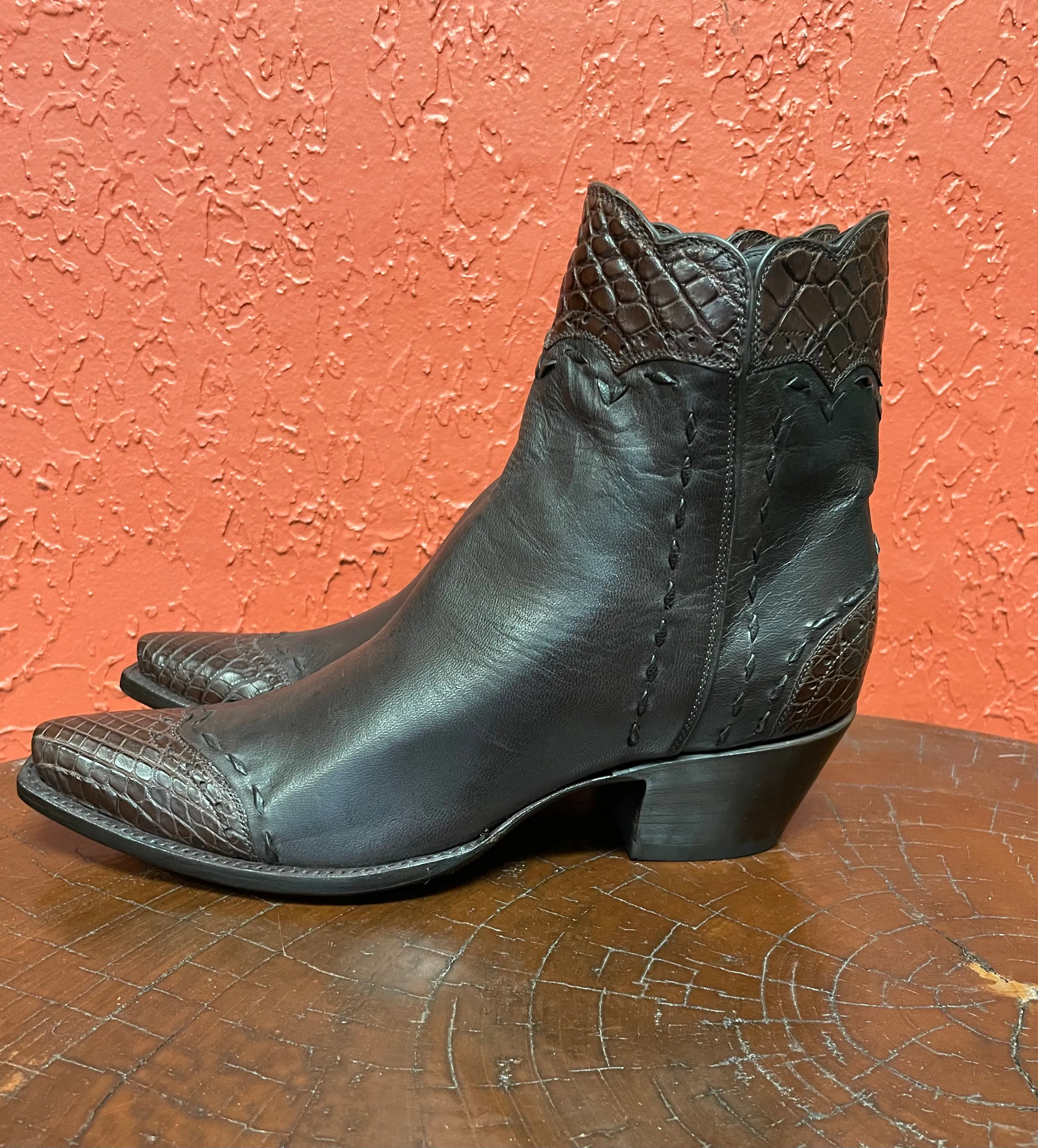 Femme Espresso Calf Et Sport Rust Crocodile Trim With Buckstitch Zorro