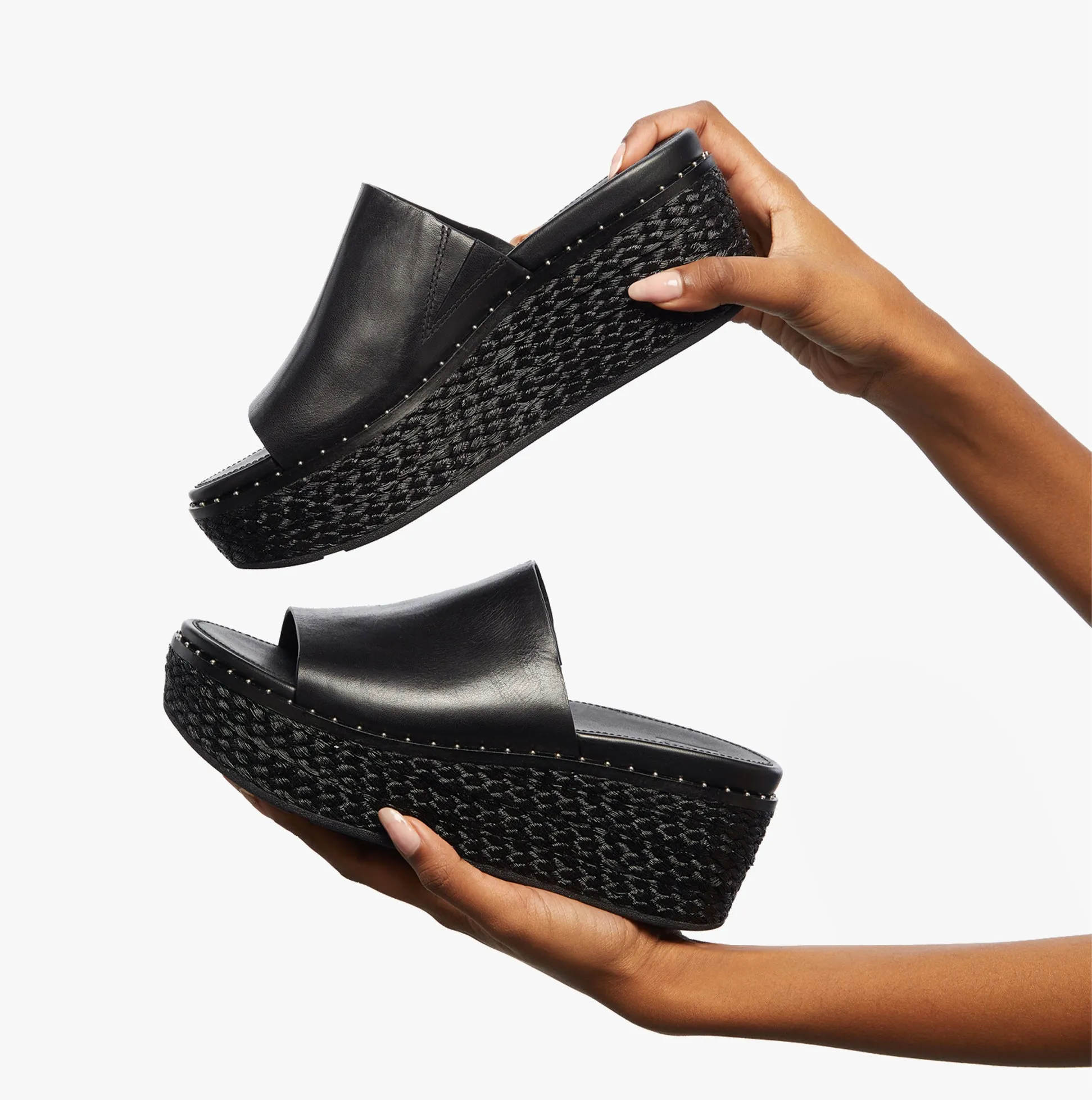 FitFlop AY9-001 ELOISE ESPADRILLE Womens Wedges  Black