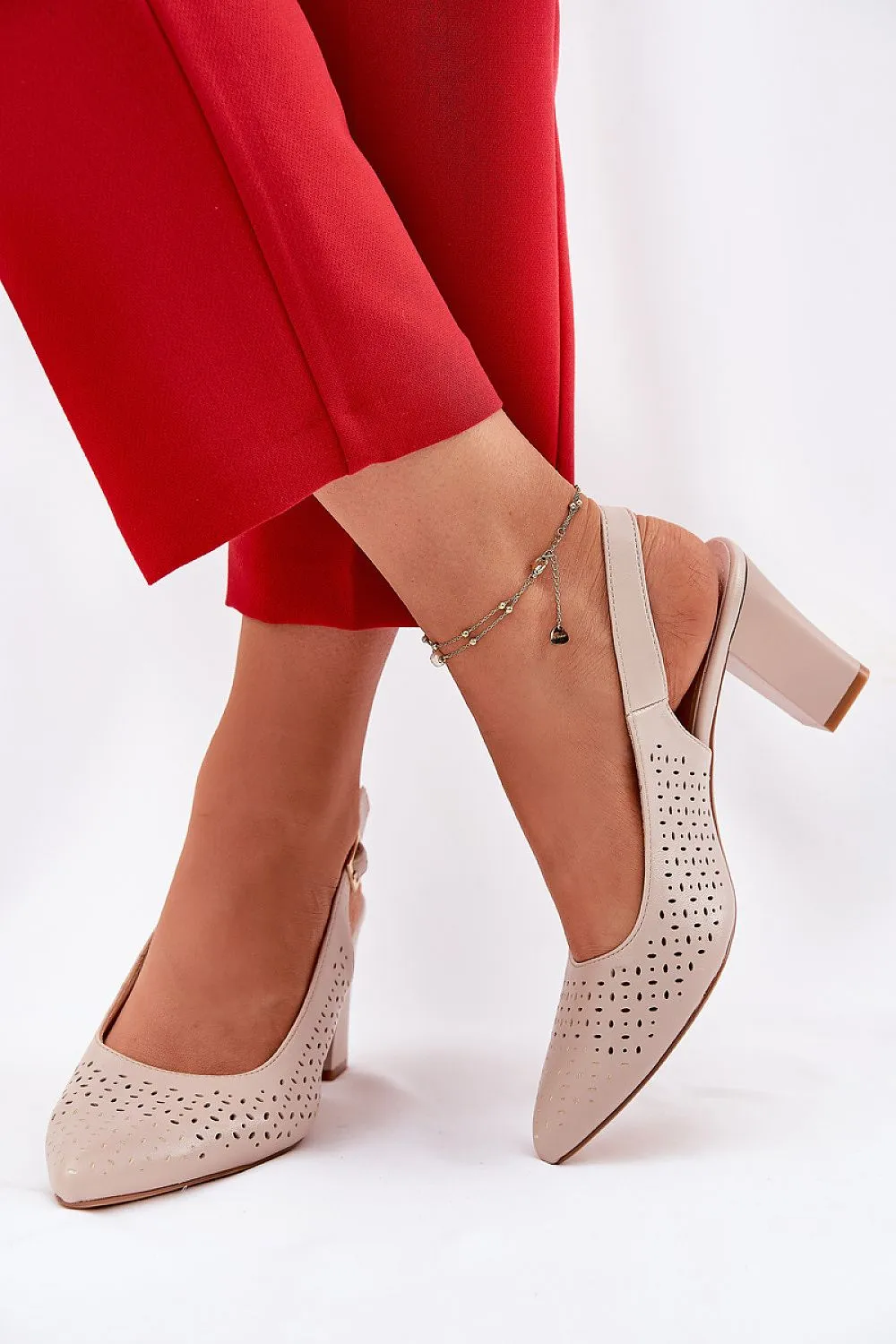 Heel sandals Step in style