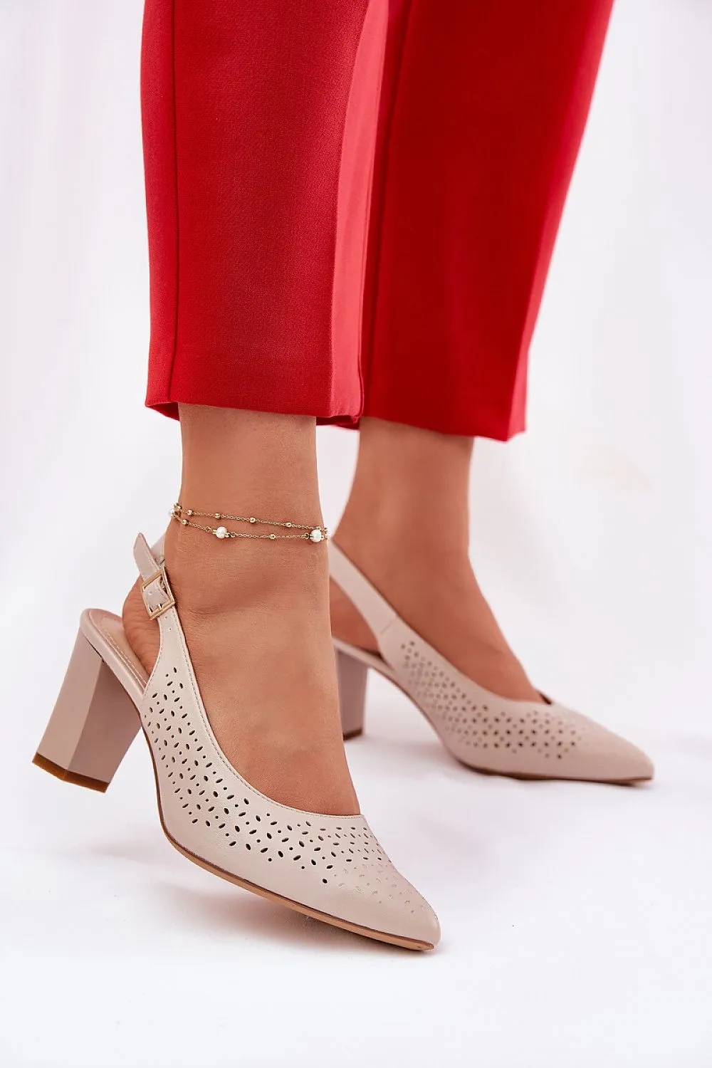 Heel sandals Step in style