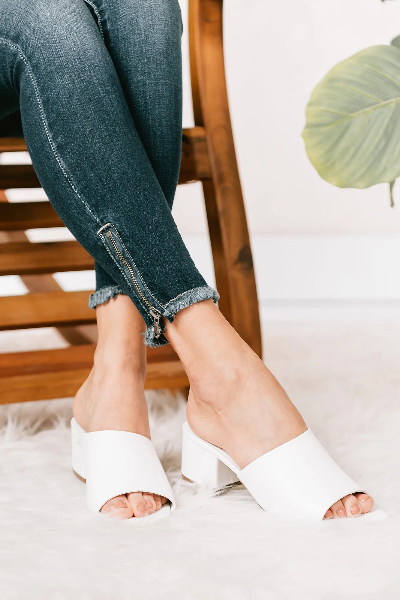IMPERFECT Clean And Simple Heels (White)