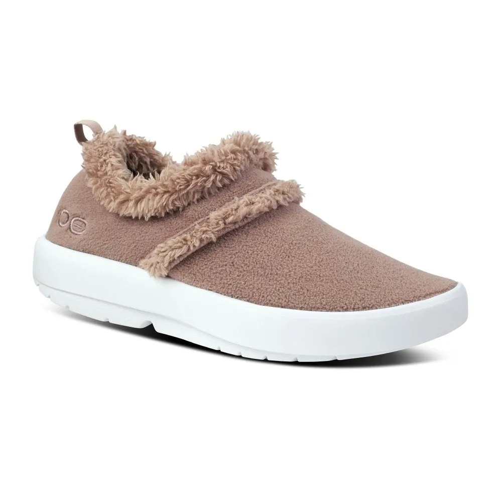 OOFOS Women's OOcoozie Low - Chocolate Sherpa