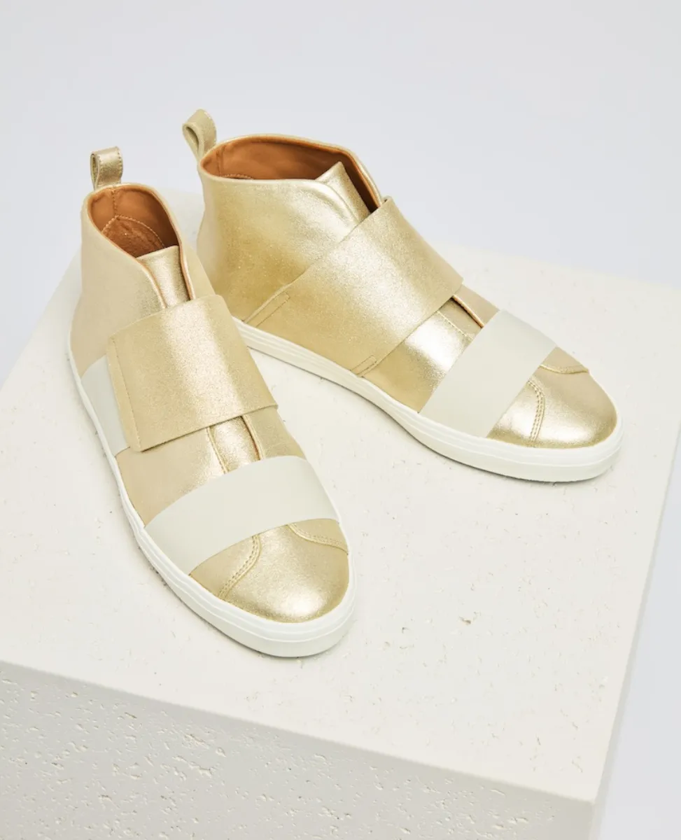 Opa High-Top Sneaker