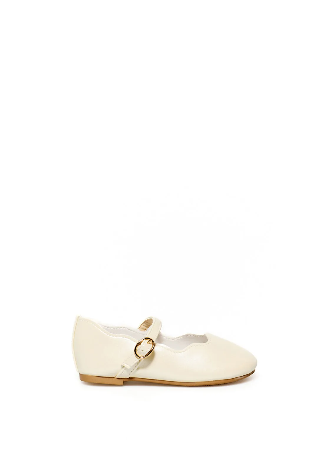 Scallop-edge pearly-finish ballet flats - White