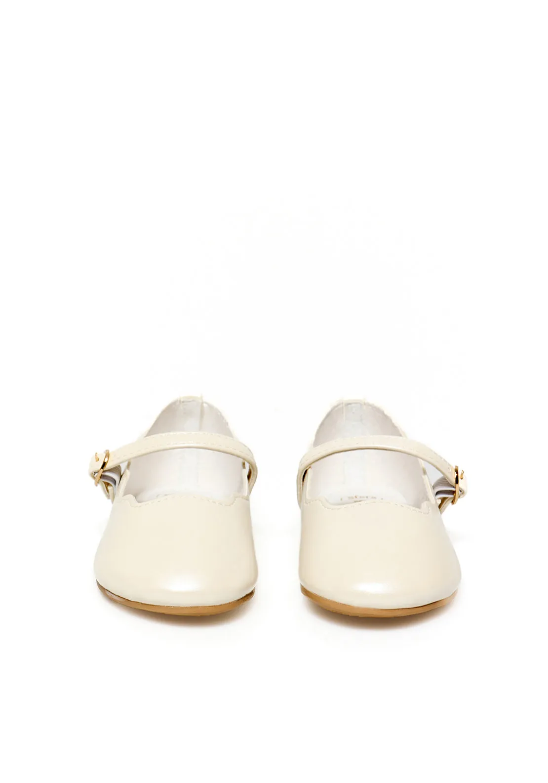 Scallop-edge pearly-finish ballet flats - White
