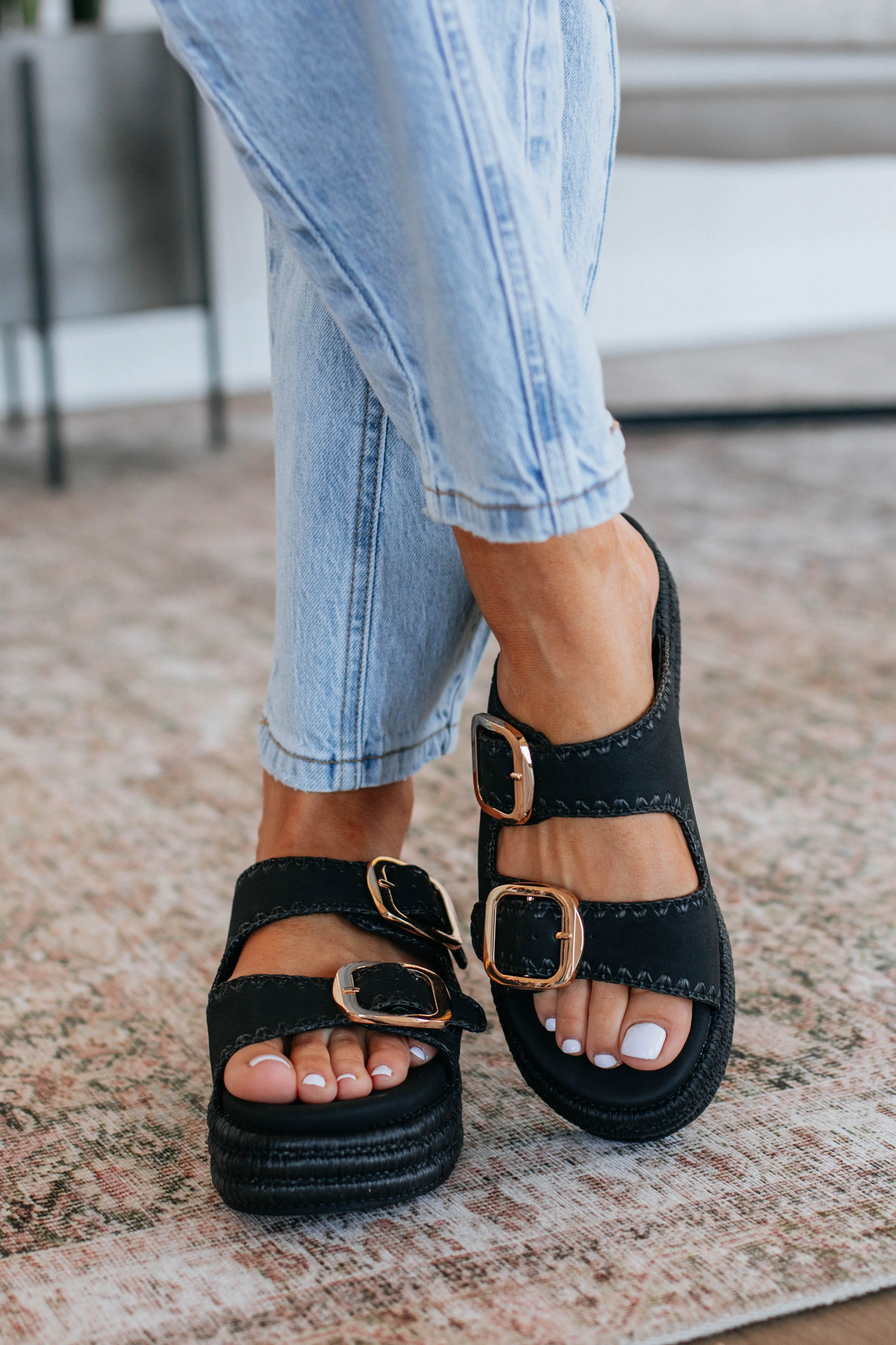 Somewhere On A Beach Sandals - Black