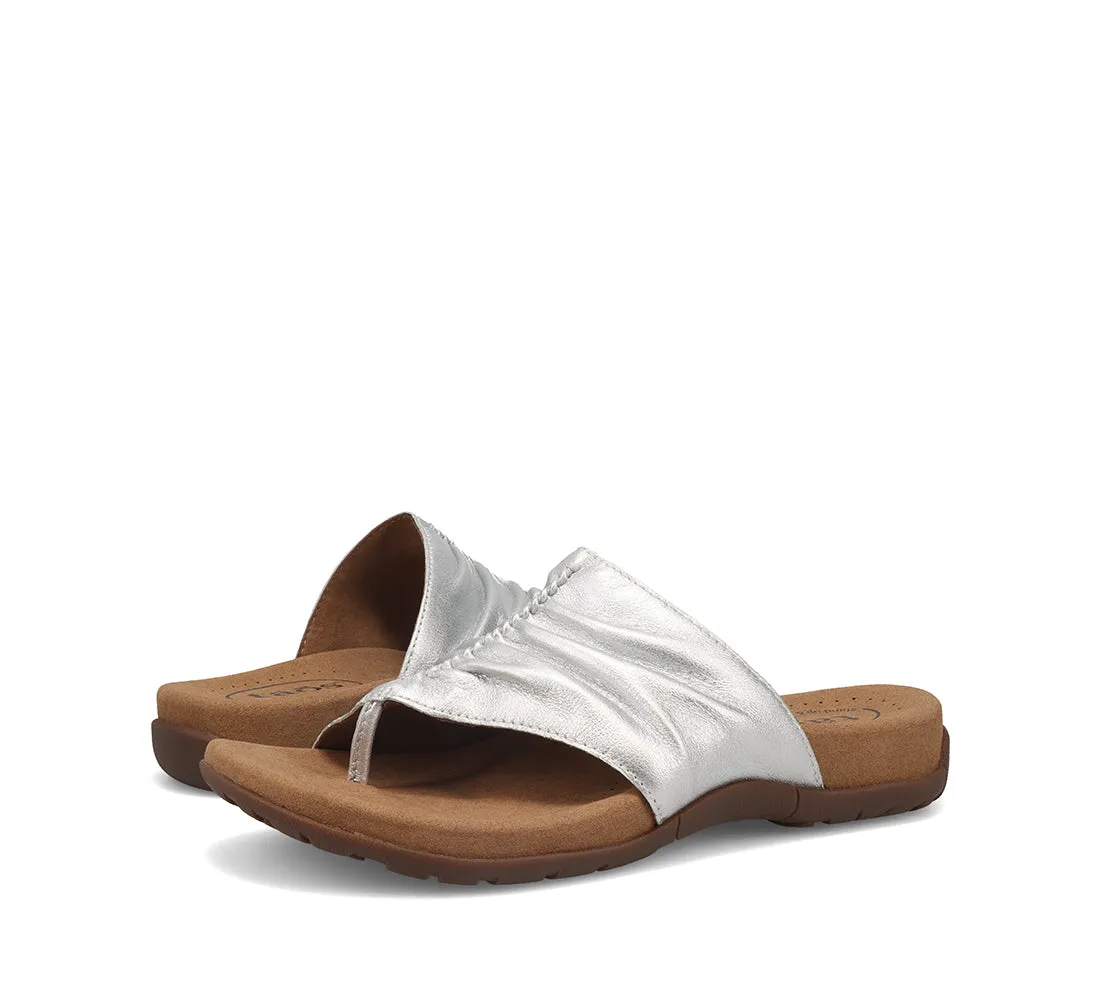 Women's Taos Gift 2 GT212045CHMP Color: Champagne