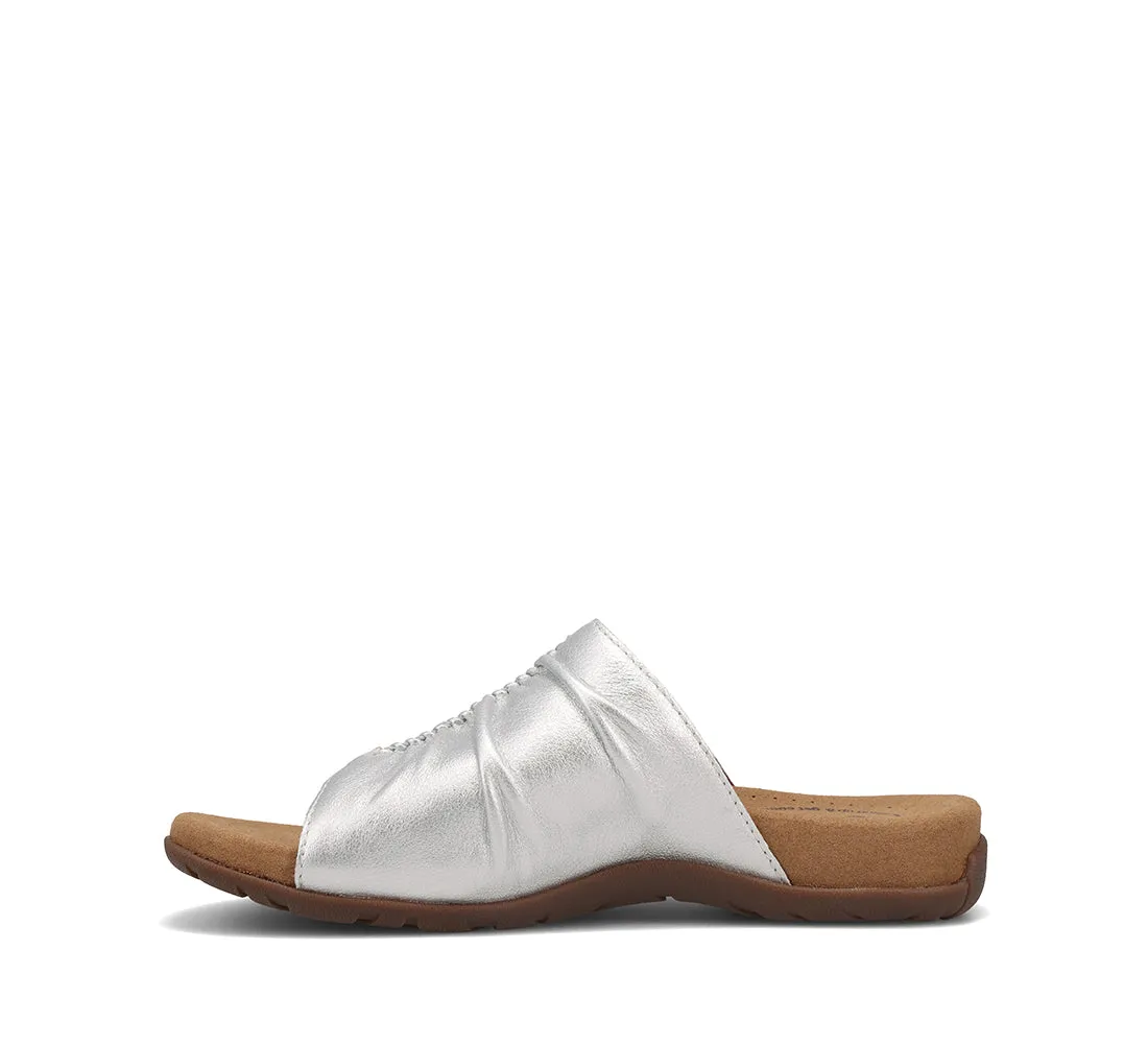 Women's Taos Gift 2 GT212045CHMP Color: Champagne
